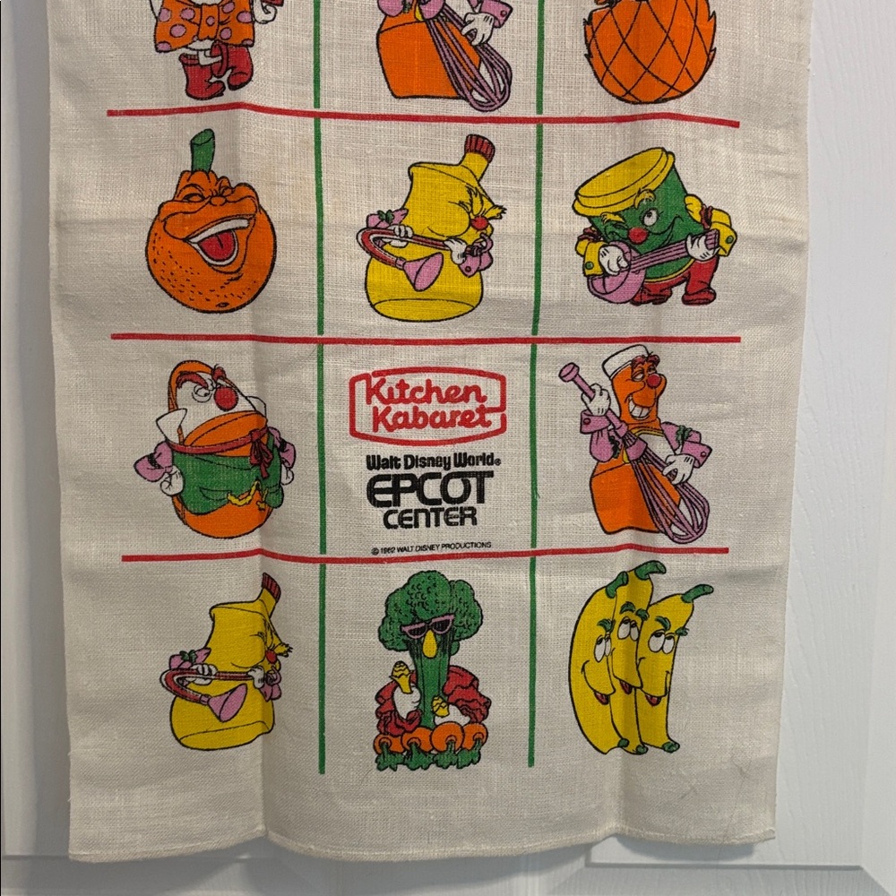 Epcot Center Kitchen Kabaret Towel, vintage 1982 - Picture 4 of 5